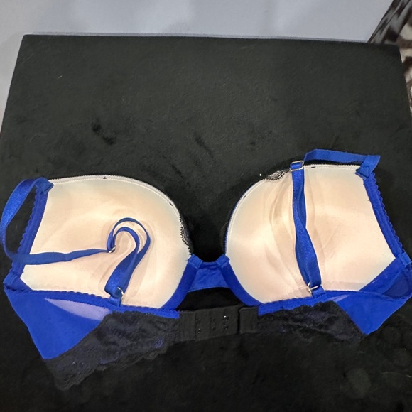 Victorias Secret very sexy blue with lace - Picture 2 of 3